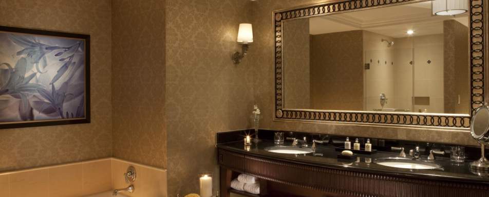 Guest Bathroom at Waldorf Astoria Orlando