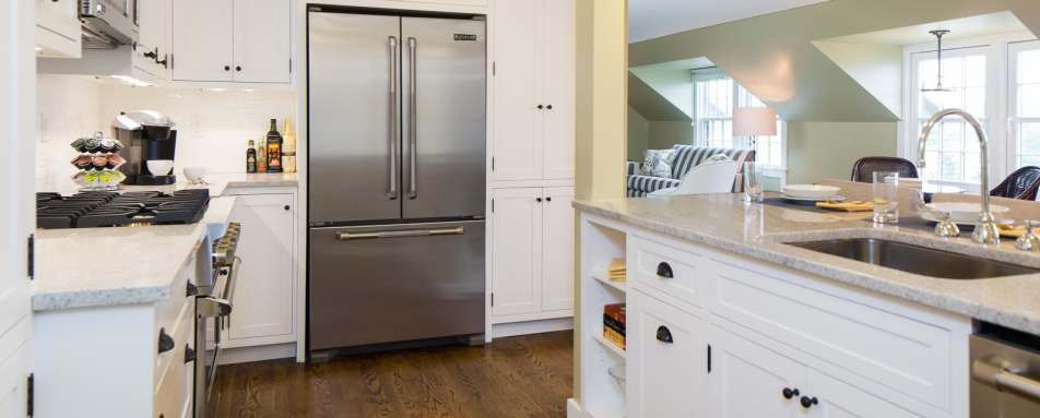 Green Heron Suite Kitchen - Weekapaug Inn