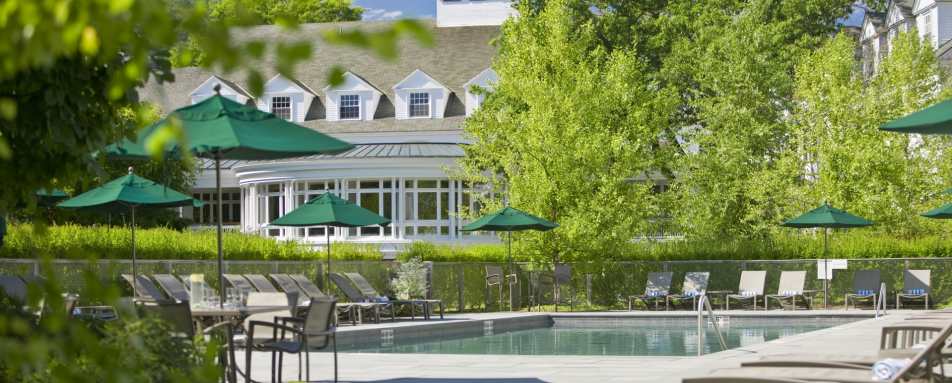 Outdoor Pool - Woodstock Inn 