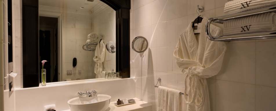 Ensuite Bathroom - XV Beacon 