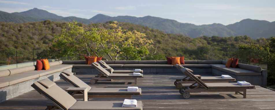 Sun Loungers - Amanoi