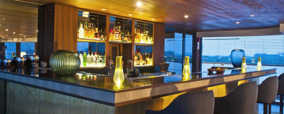 Indoor Bar - Aqua Mekong