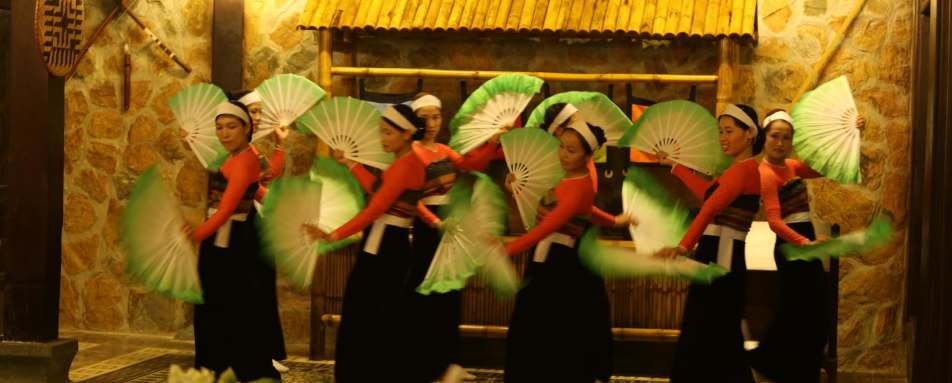 Traditional dance show - Mai Chau Ecolodge