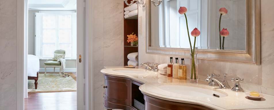Lam Son Suite Bathroom - Park Hyatt Saigon