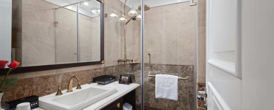 Premium Deluxe Bathroom - Silk Path Boutique Hotel 