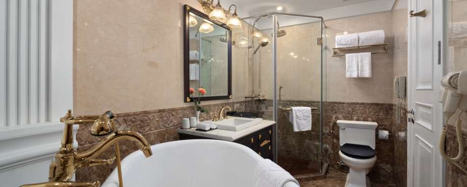 Grand Executive Room Bathroom - Silk Path Boutique Hotel 