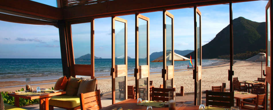 Restaurant by the beach 