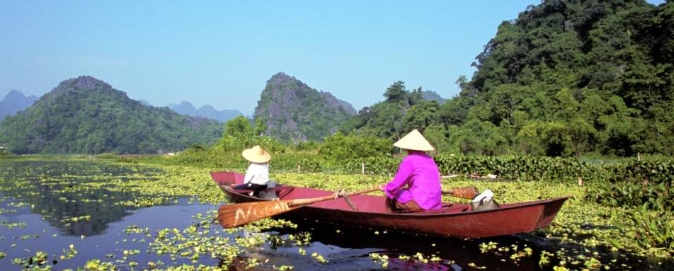 Rowing on Perfume River - Explore Vietnam