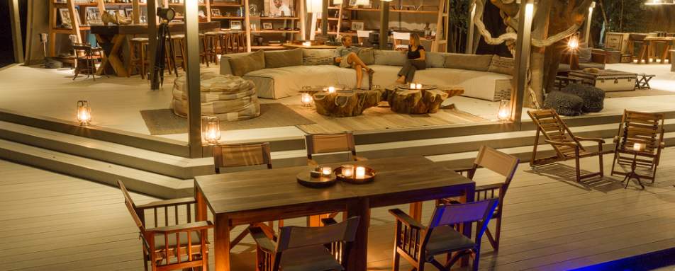 The bar and lounge - Chinzombo