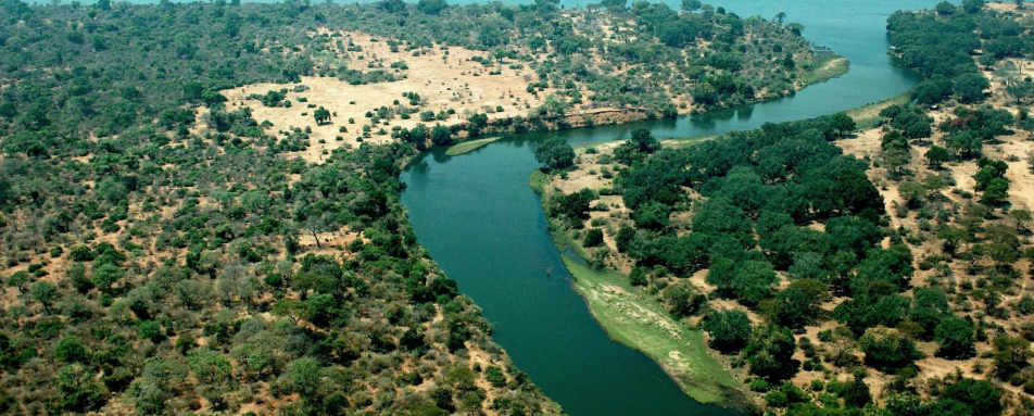 Chopper over the Zambezi - Ultimate Zambia and Malawi