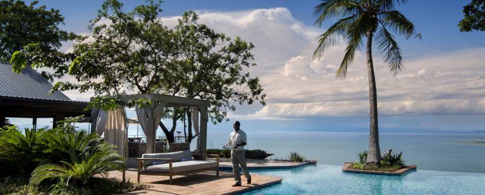 Infinity pool area - 