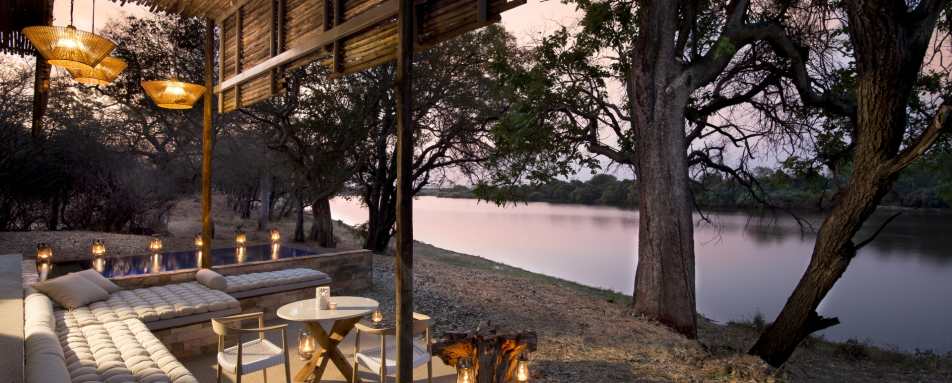 Suite exterior lounge 