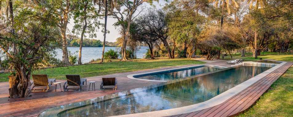 Swimming pool facing Zambezi river  