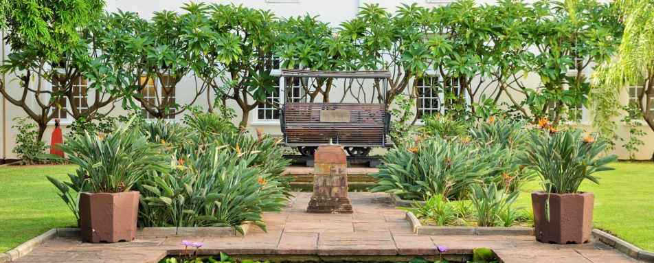 Courtyard   - Victoria Falls Hotel