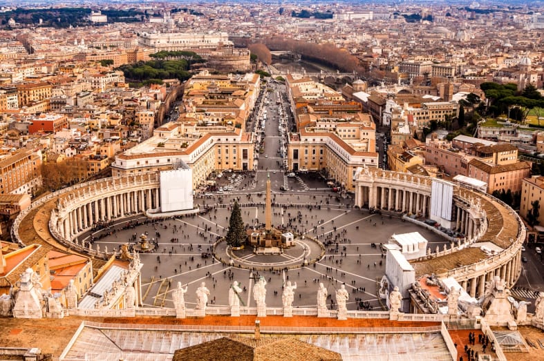 St Peter's Square - Classic Italy