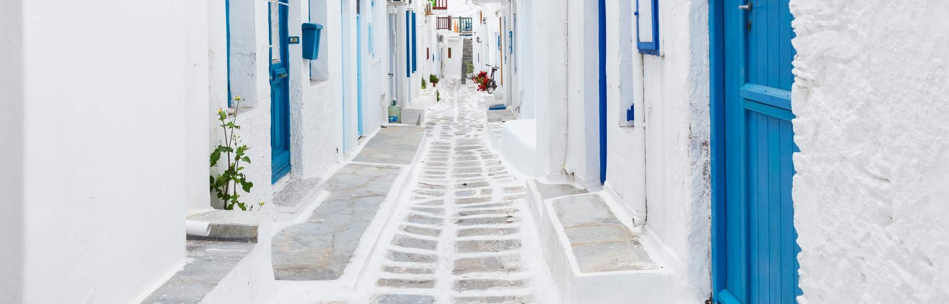 Extraordinary Mykonos & Santorini 