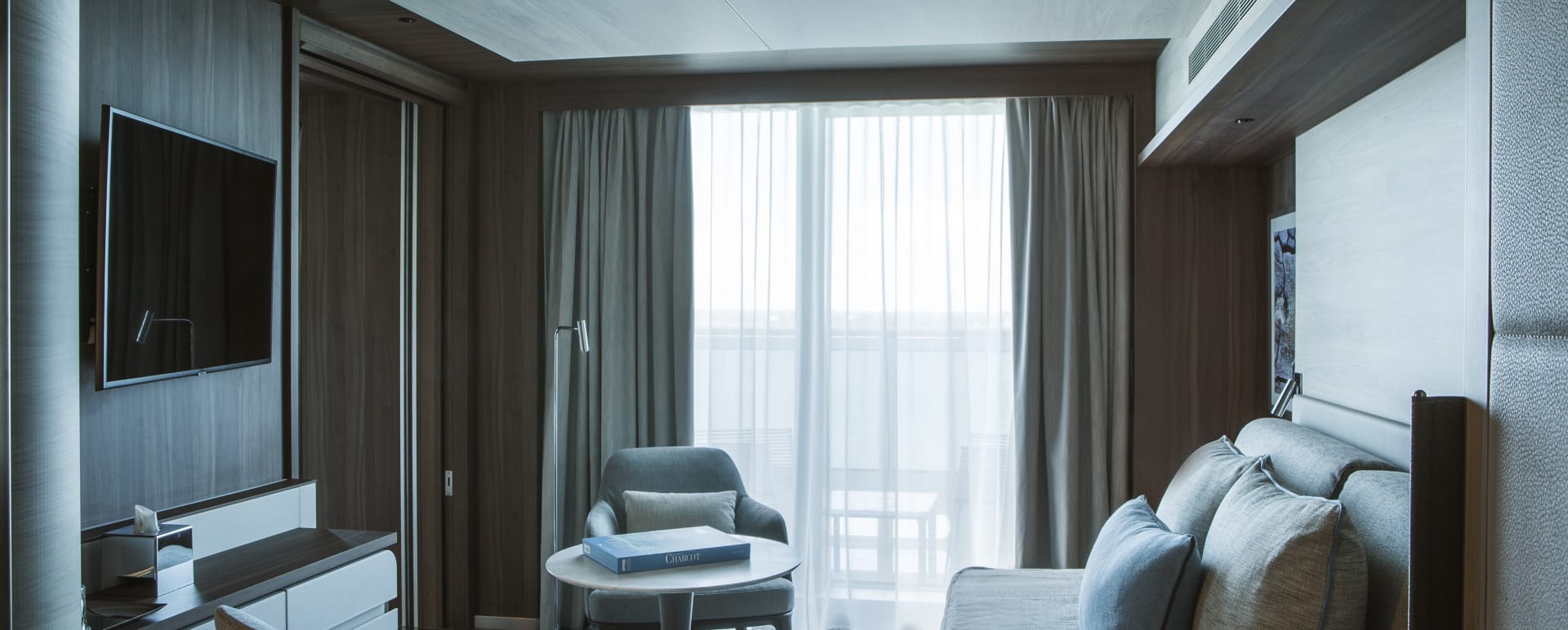 Prestige Suite Living Room 