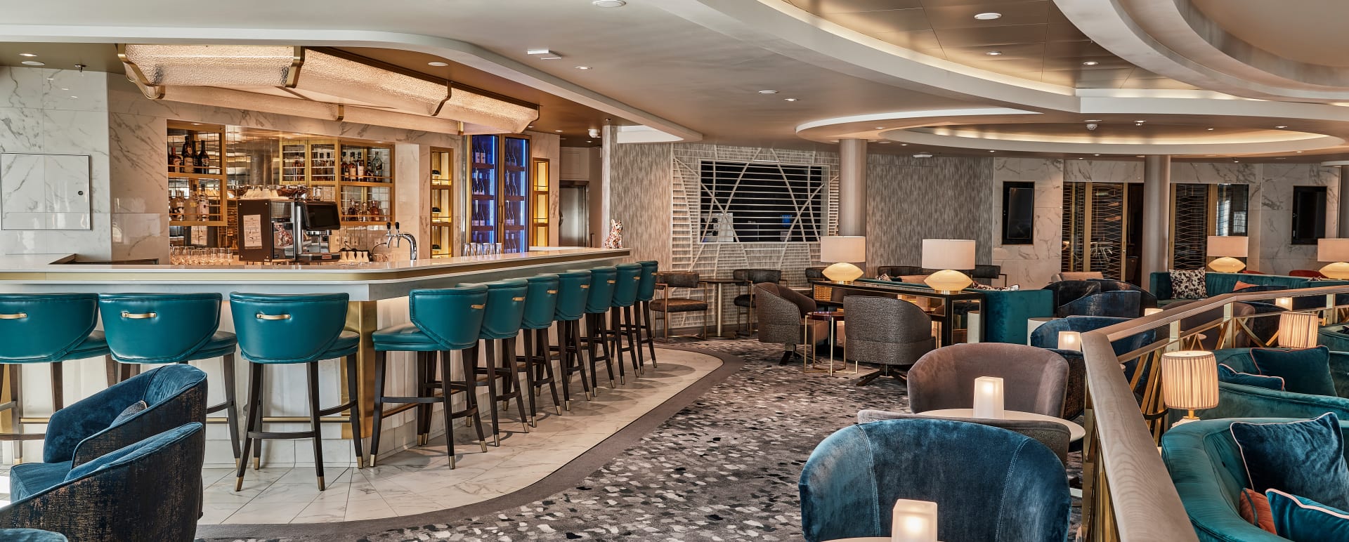 Explorer Lounge 