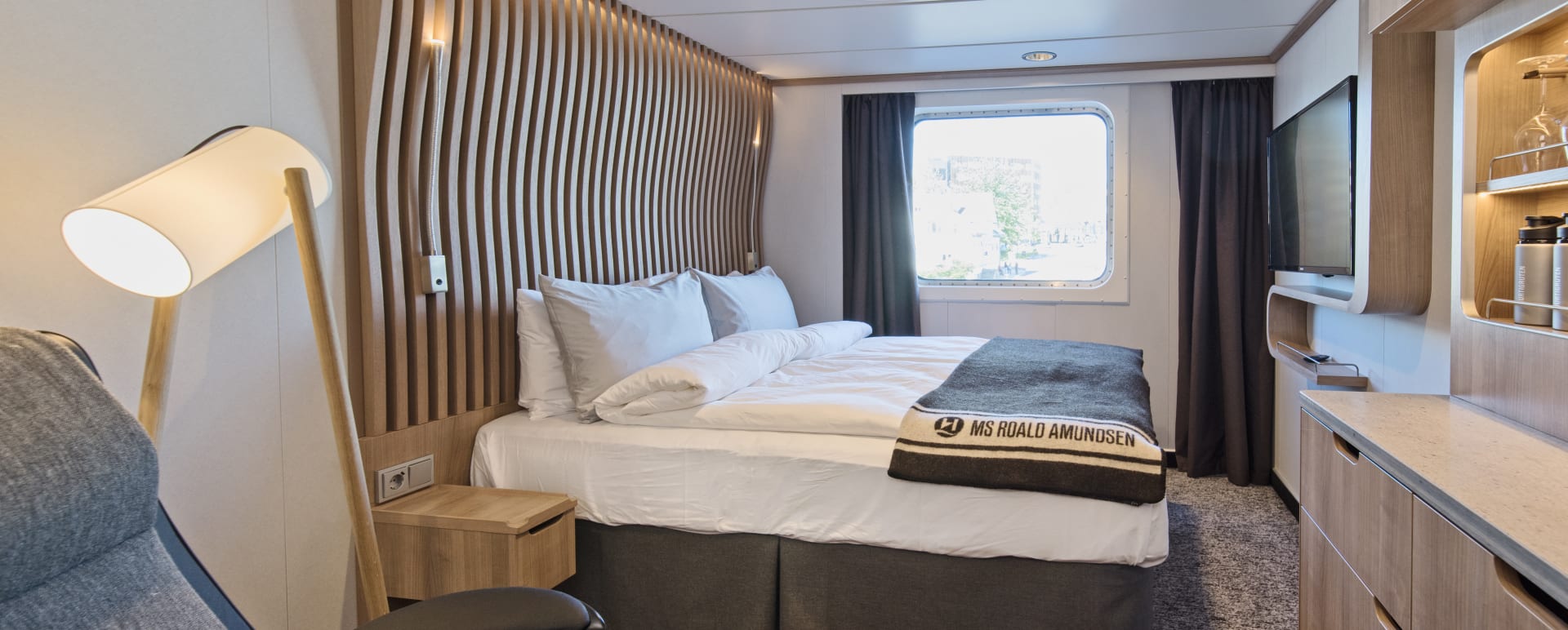 Polar outside room 