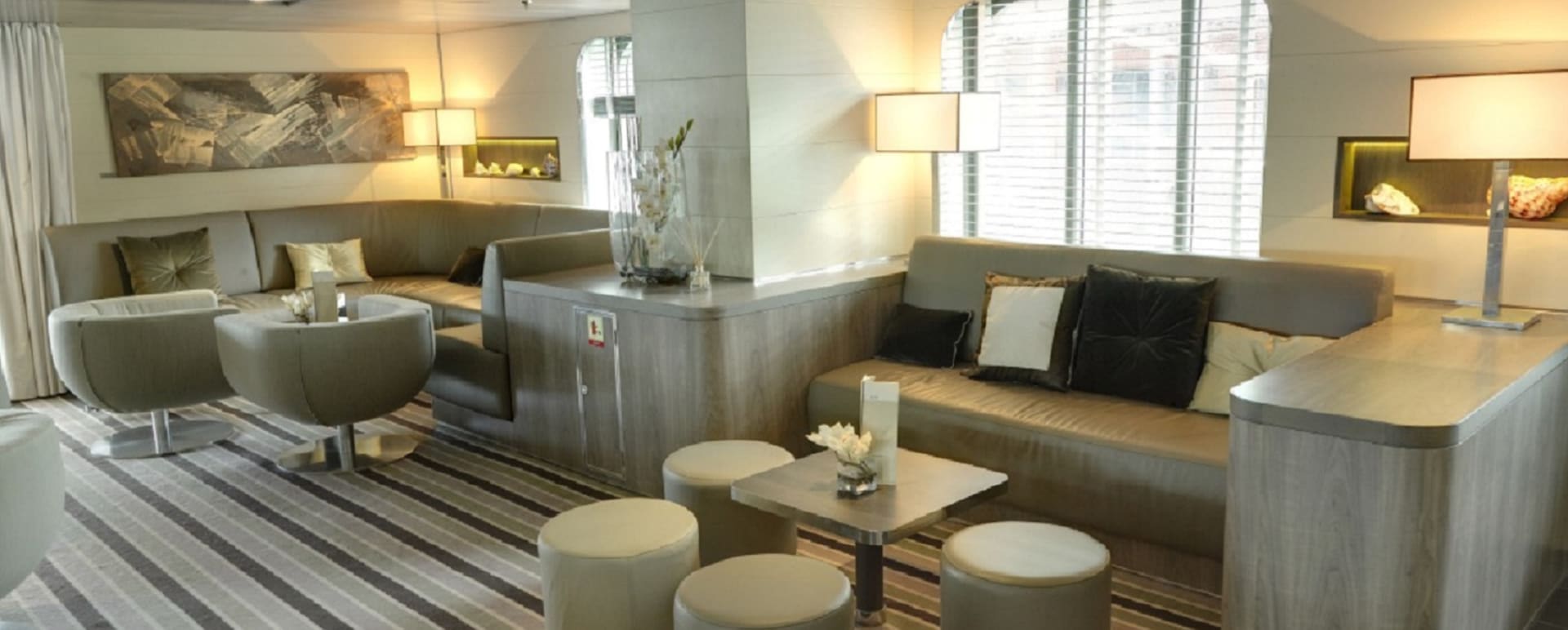 Main Lounge 