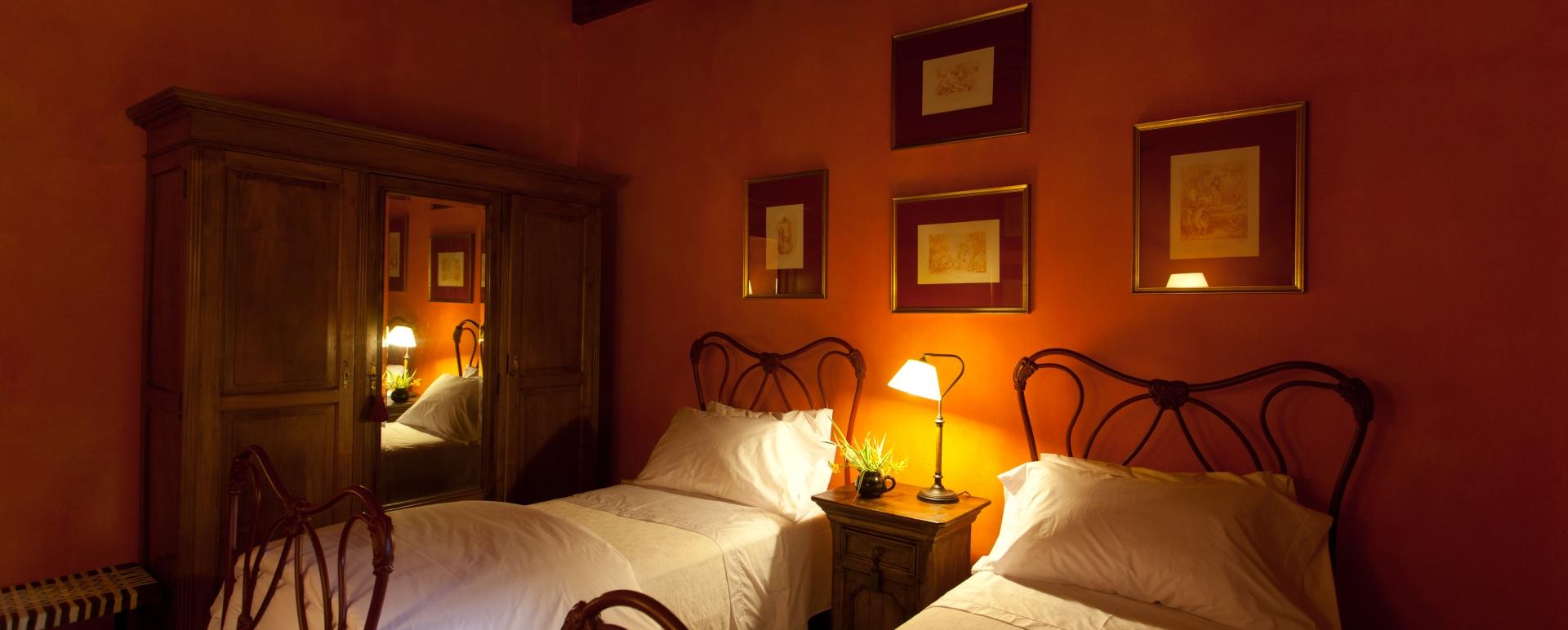 Twin room 