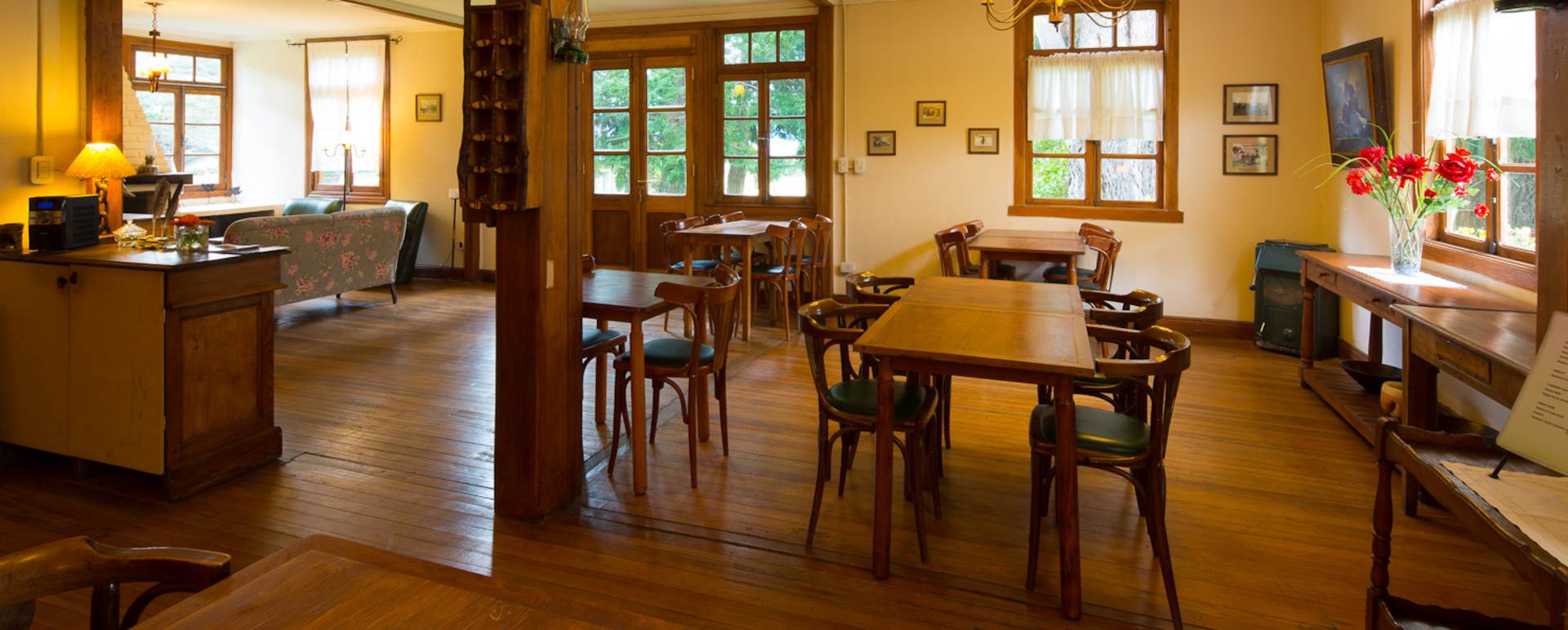 Dining area - Estancia Nibepo Aike