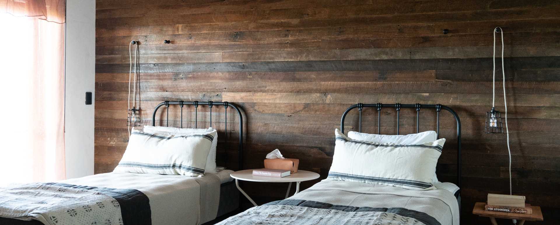 Twin Beds - Bullo River Station 