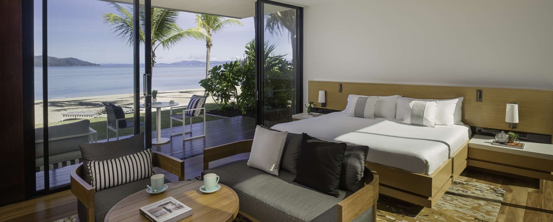 Beachfront Pool Villa 