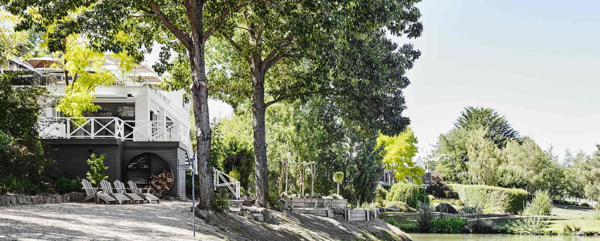 Foreshore - Lake House 