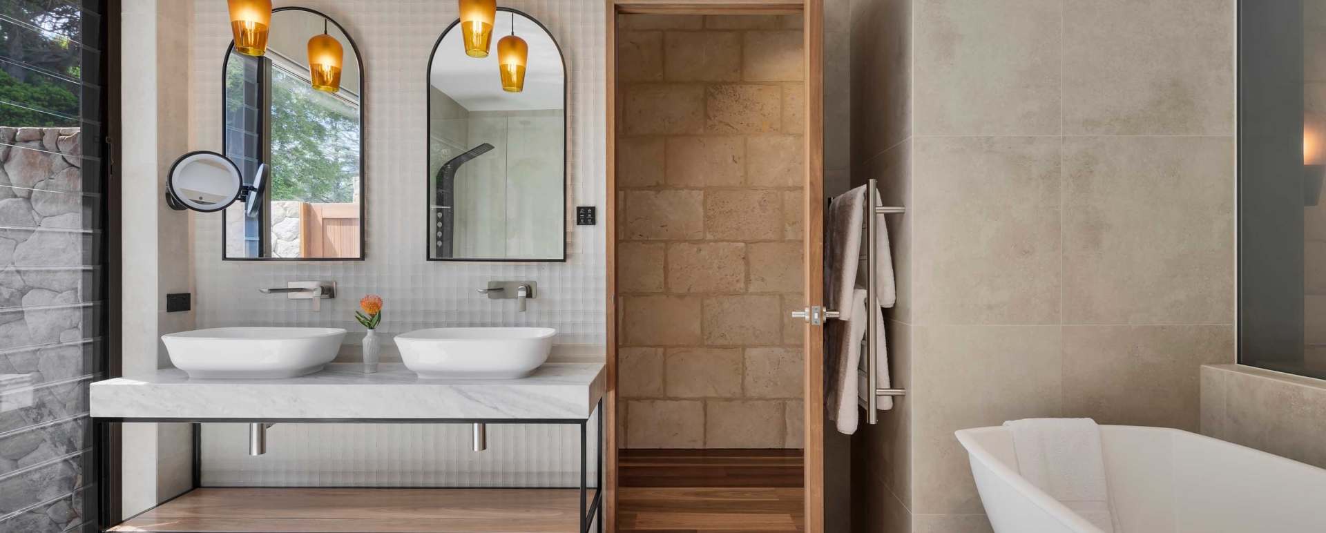 Suite Bathroom - Sequoia Lodge 