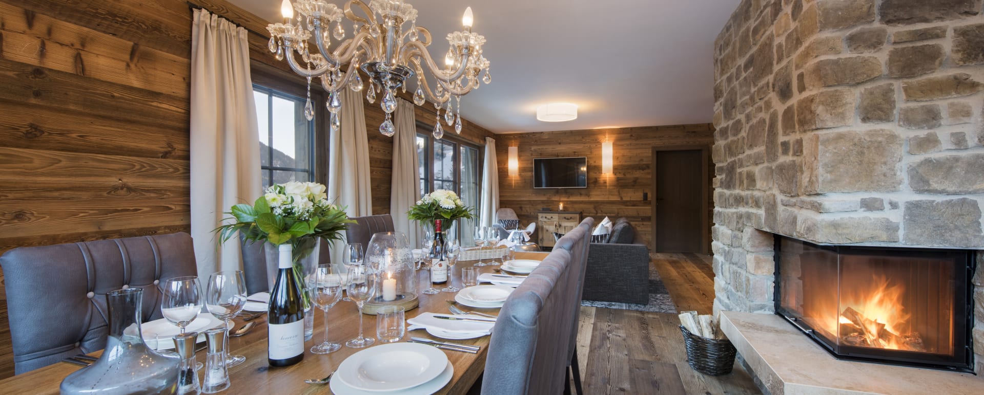 Zari Dining 