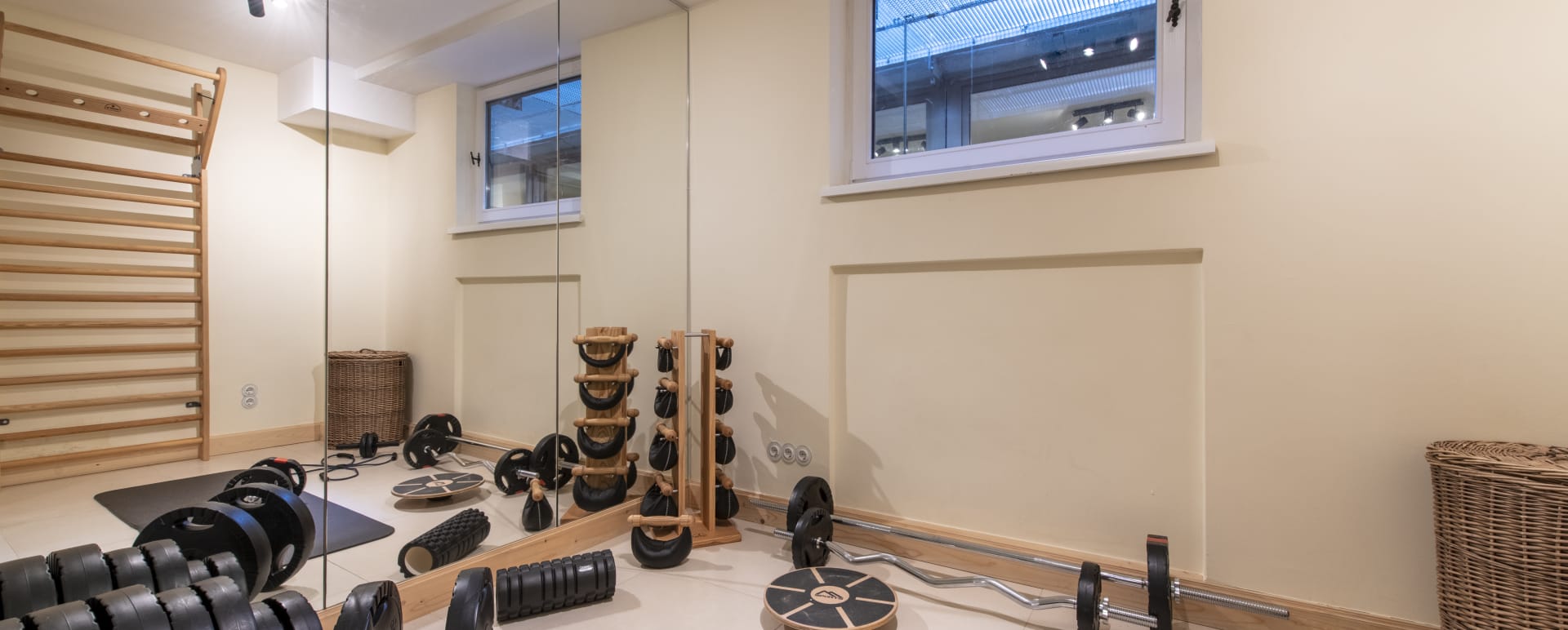weight room 