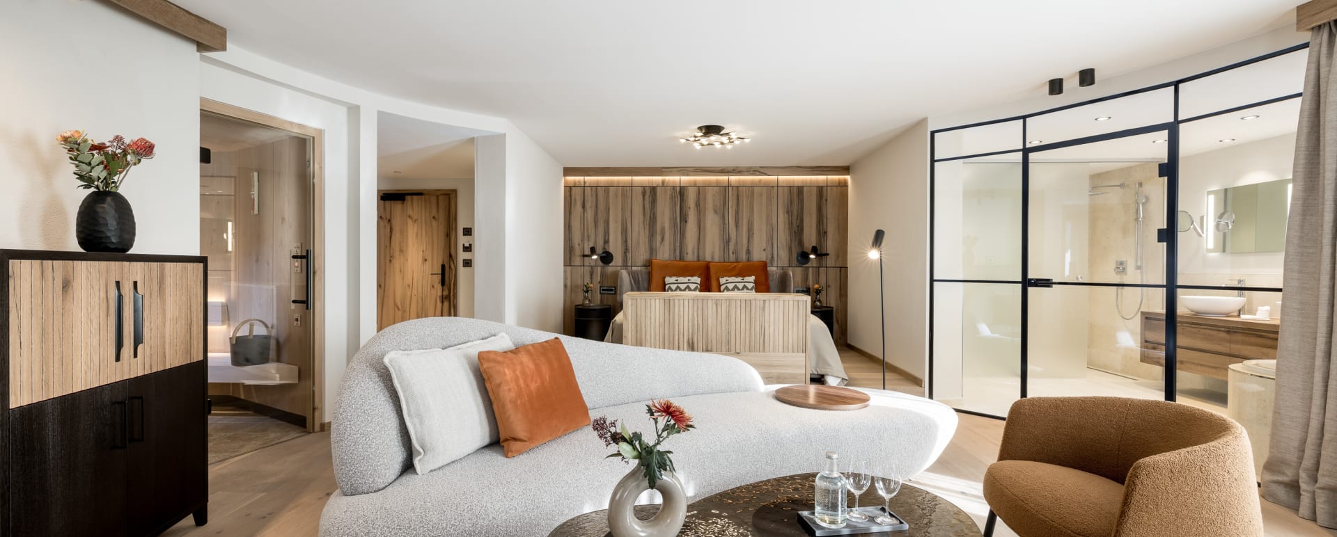 Junioe Suite 