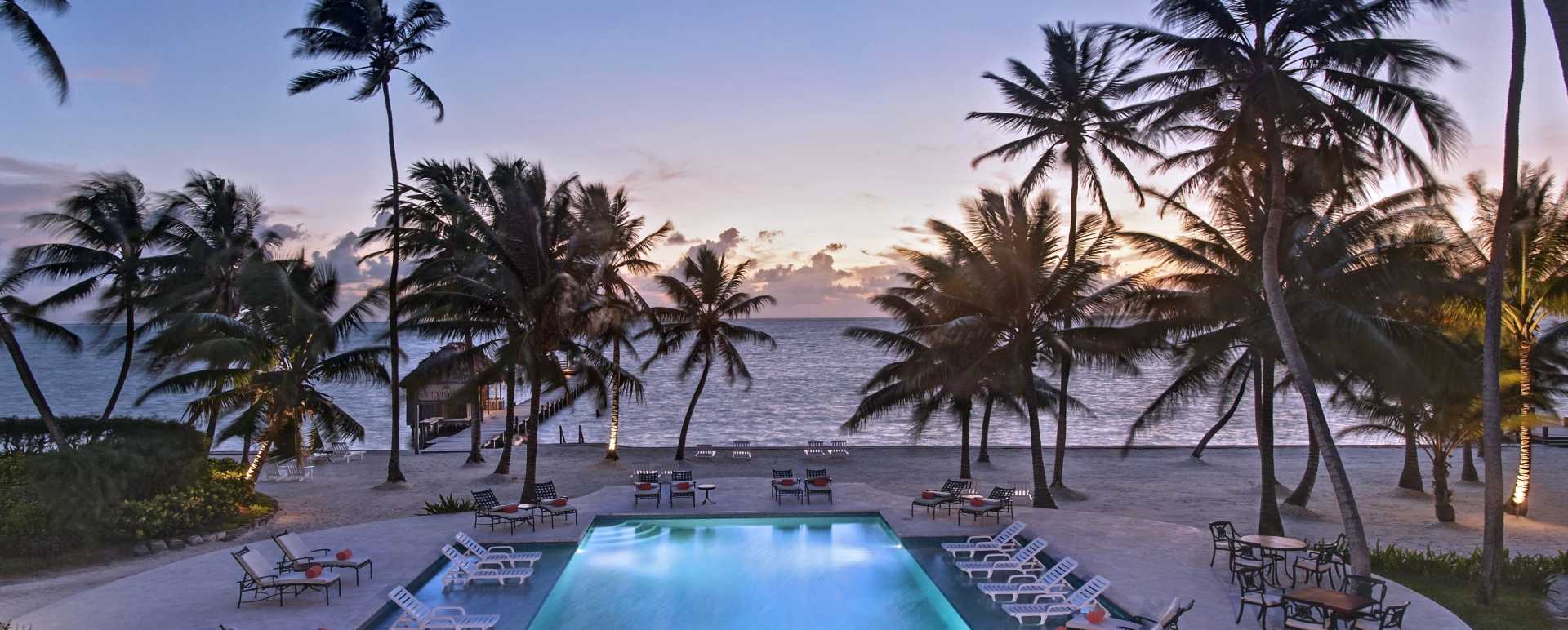 Pool sunset - Victoria House
