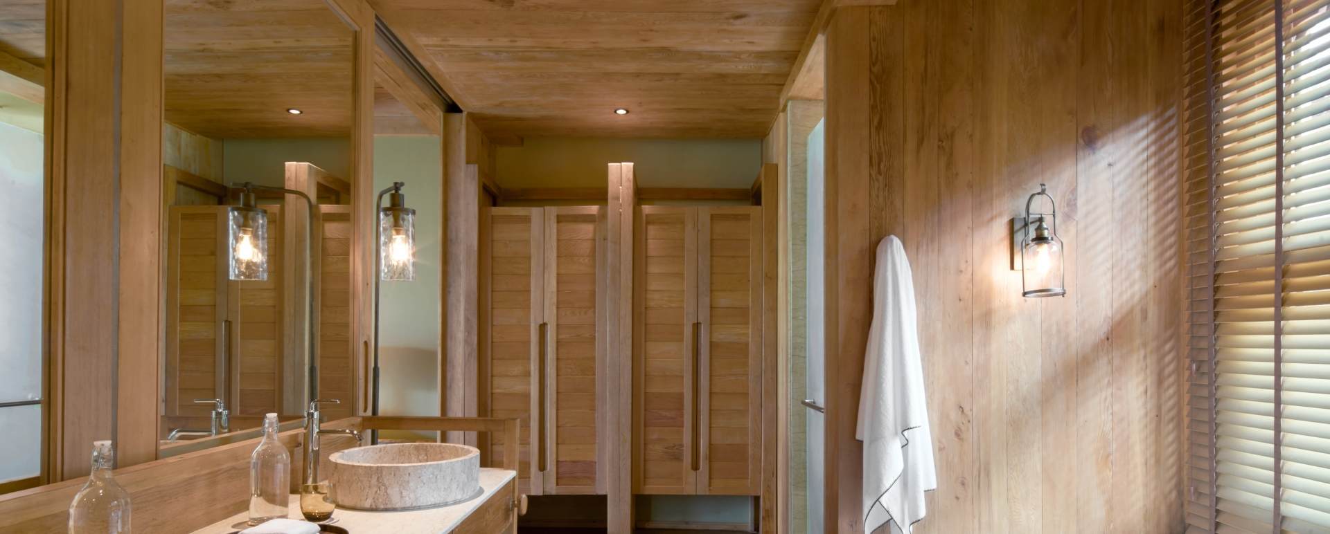 Suite bathroom  