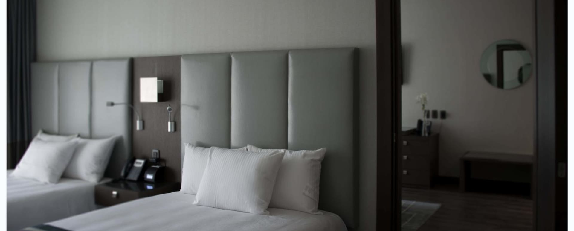 Connecting, Casa Grande Hotel