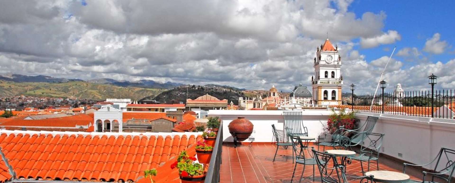 The terrace - Hotel Parador Santa Maria La Real 