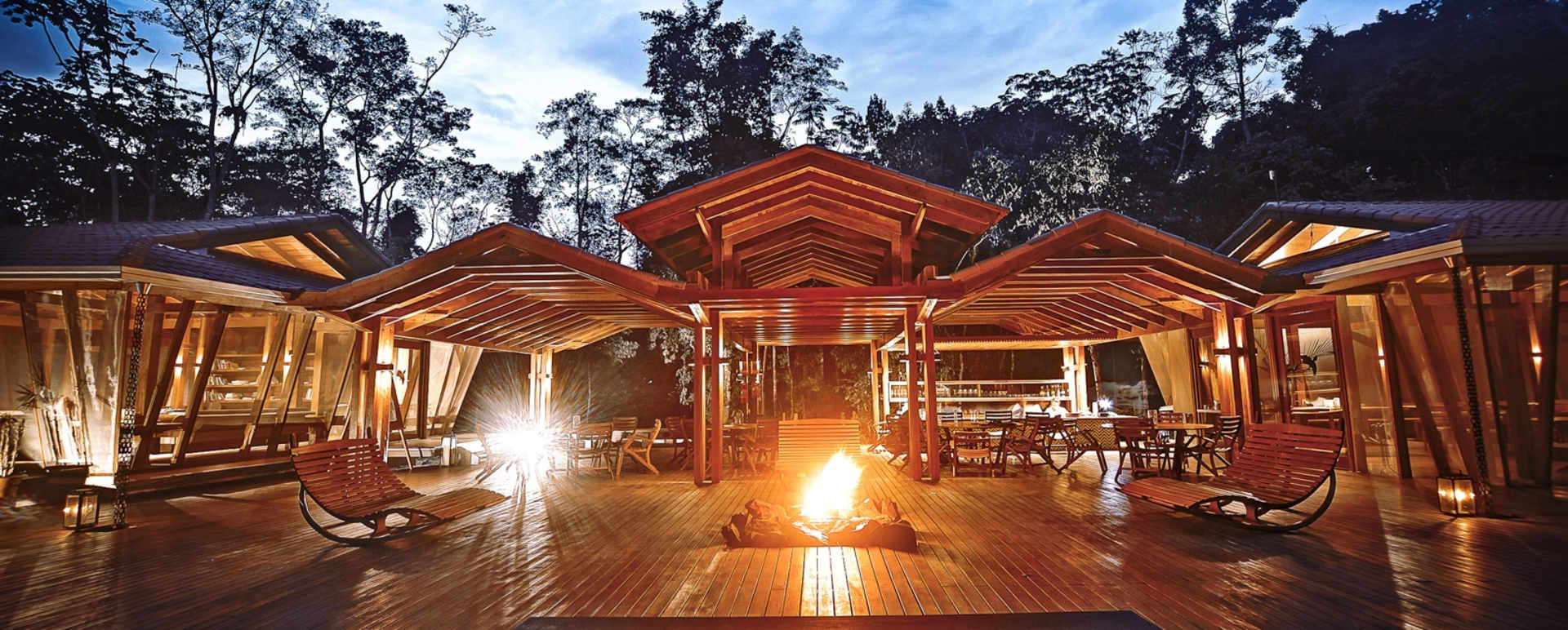 Bar and bonfire - Cristalino Jungle Lodge