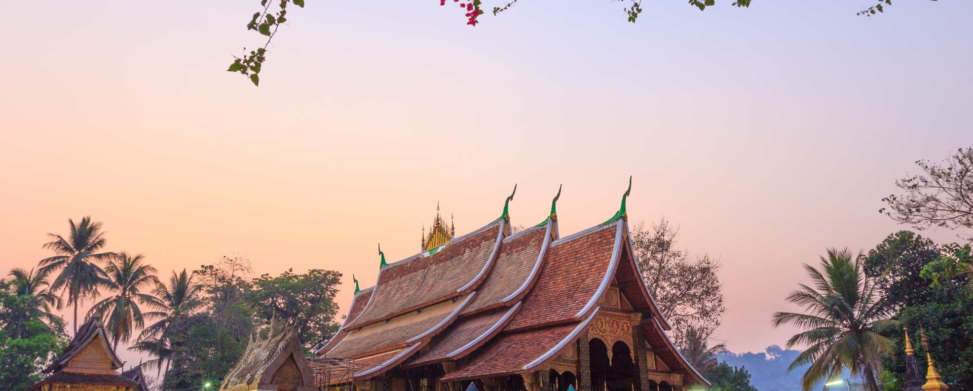 Wat Xiengthong - Honeymoon to Indochina