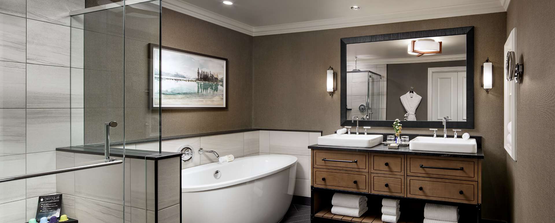 Executive Suite Bathroom 