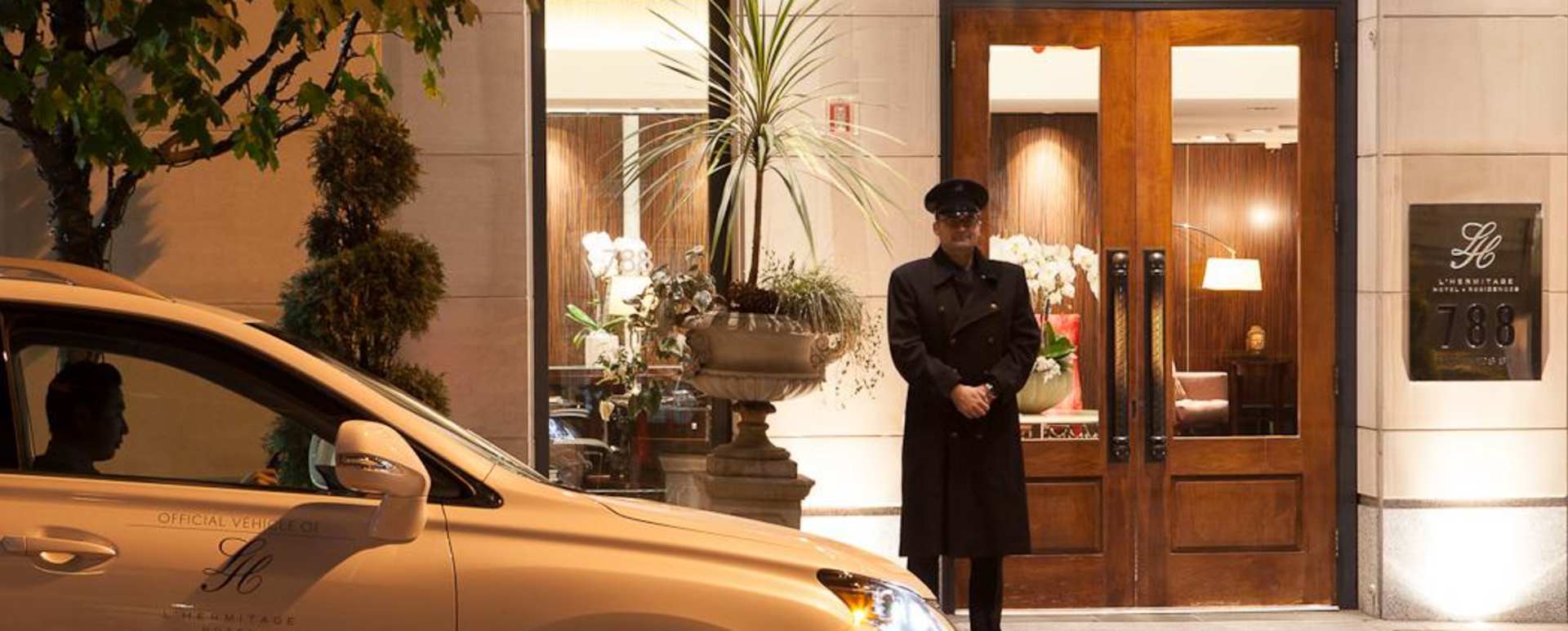 Hotel entrance - L'Hermitage Vancouver