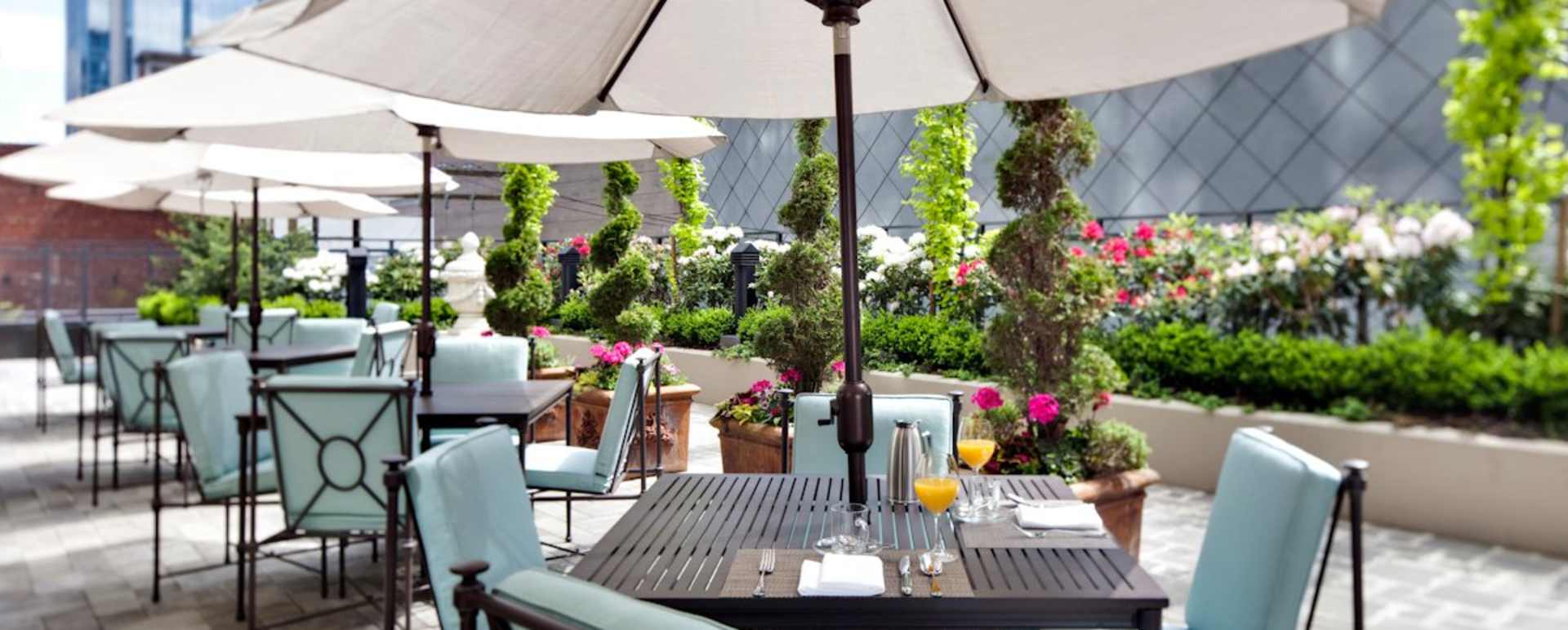 Al fresco dining 