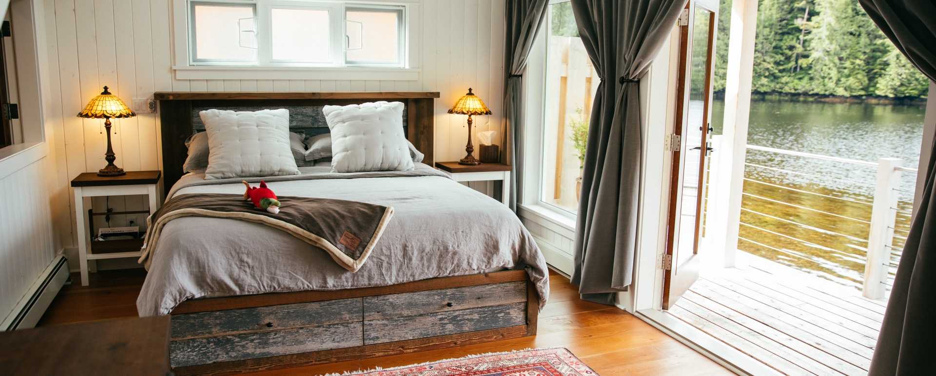 Cabin bedroom - Nimmo Bay