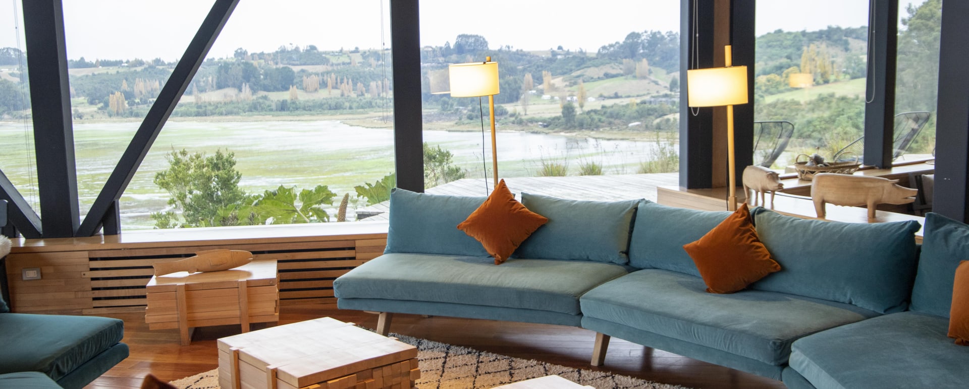 Refugia Chilo - seating with view 