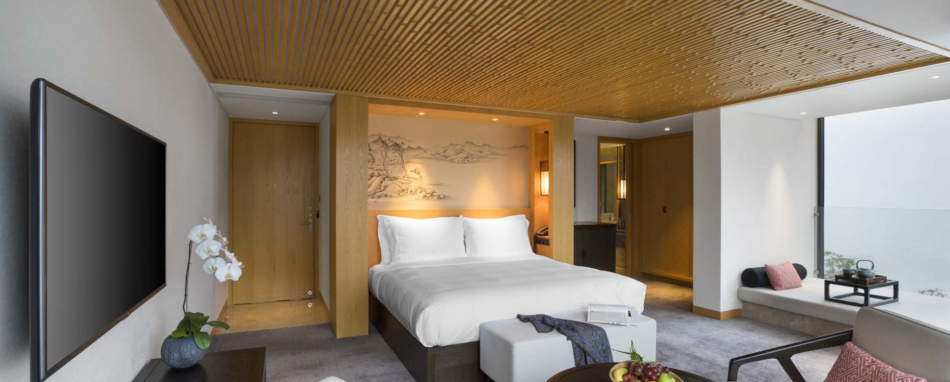 Lake View Room 