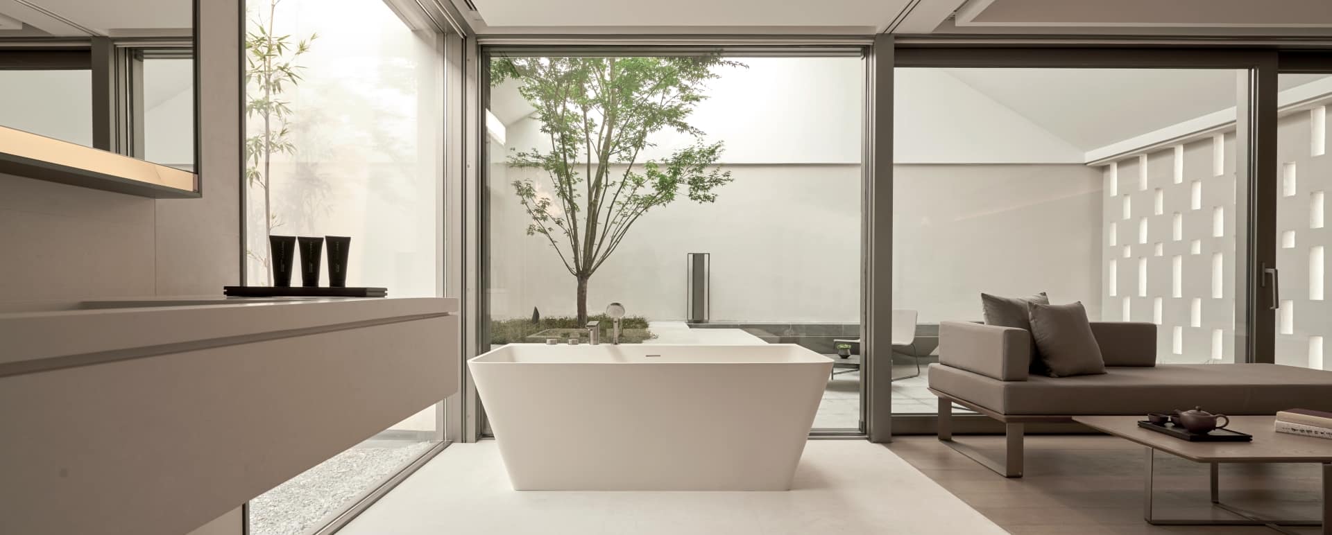 Bathtub 