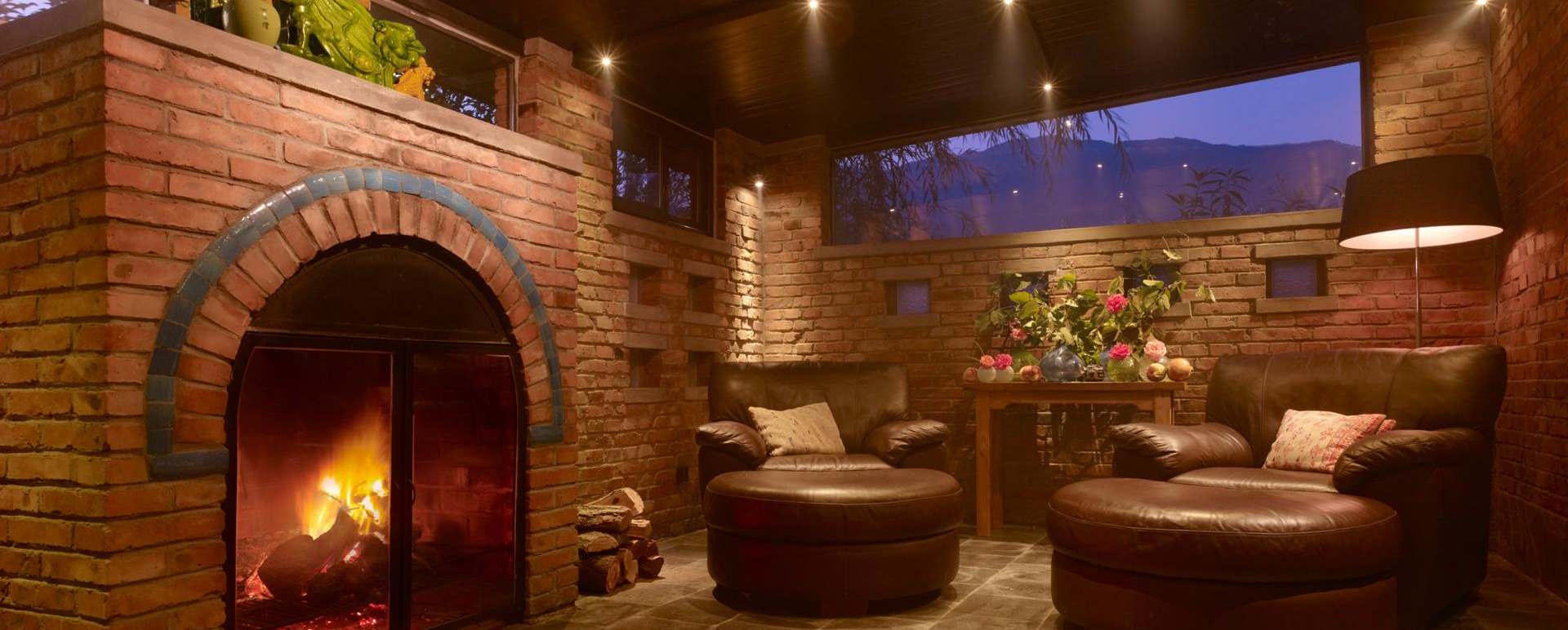 Lounge - Brickyard