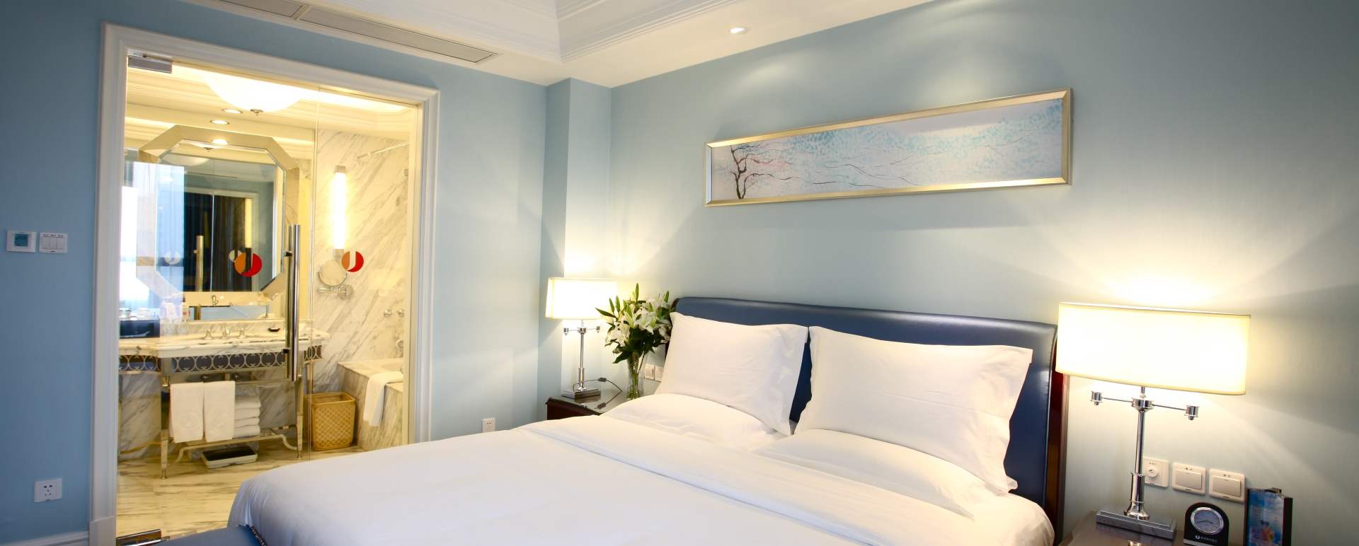 Suite Bedroom