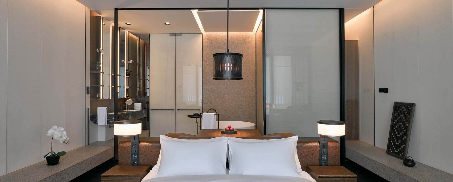 Studio King Bed 