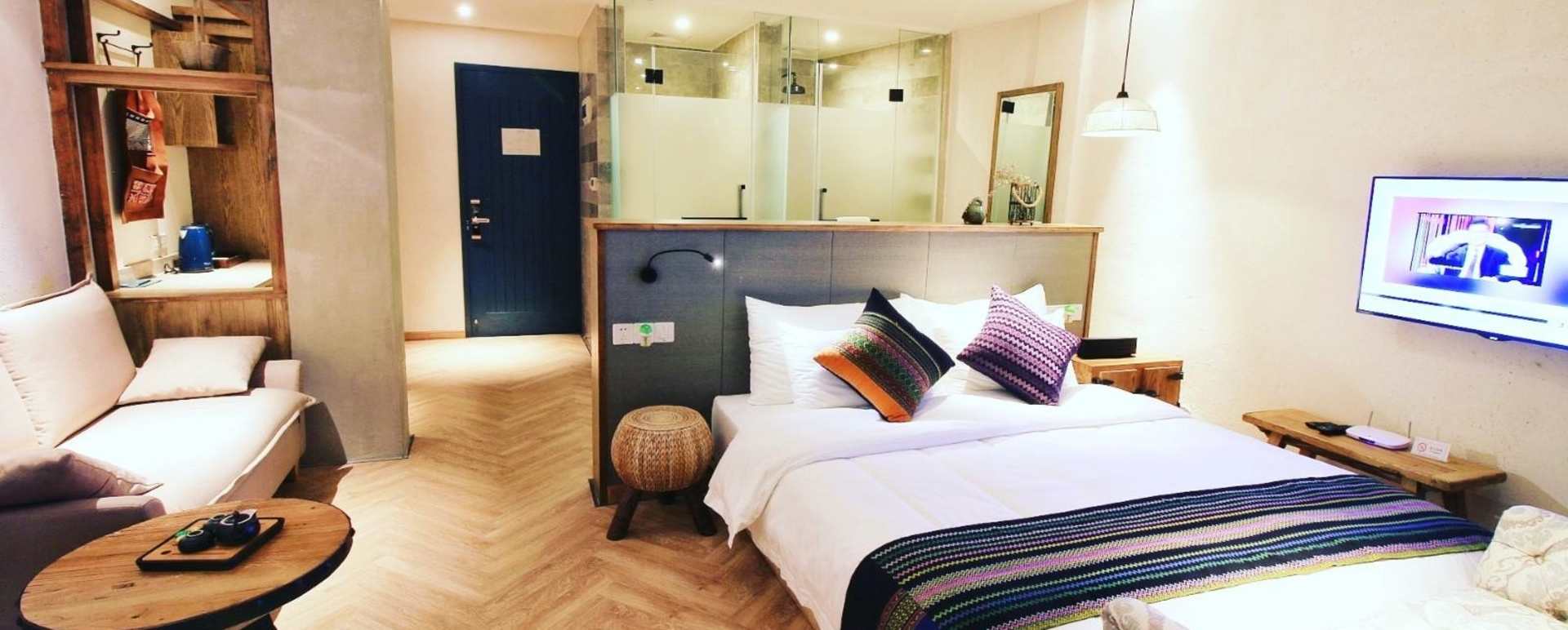 Guest Room 1 - Twelve Manor
